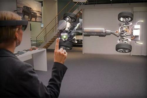 Volvo покажет автомобили покупателям при помощи HoloLens