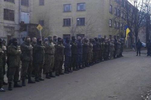 В Мариуполь отправились 64 добровольца полка «Азов», - Геращенко