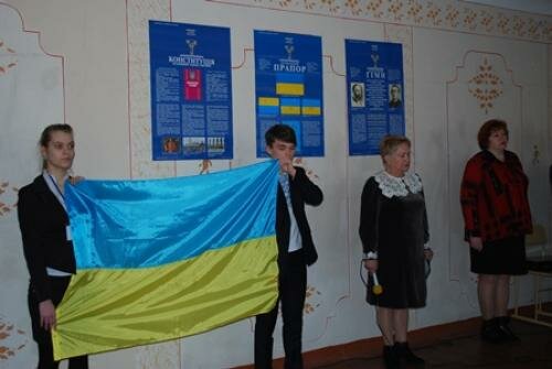 В ОШ №56 состоялась торжественная линейка посвященная ко Дню Государственного Гимна Украины (ФОТО)