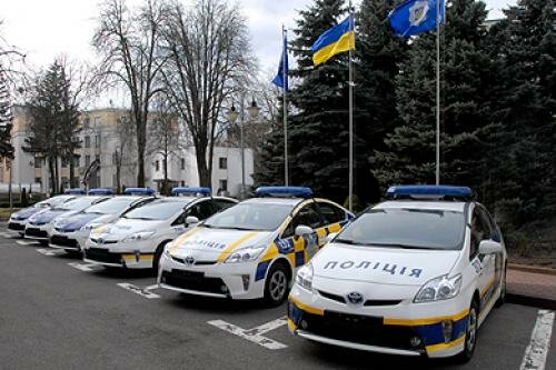 Арсен Аваков объявил опрос по выбору лучшей маркировки нового патрульного автомобиля (ФОТО)