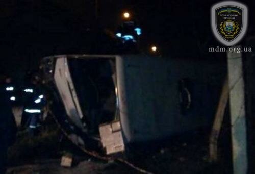 Автобус с пассажирами рухнул с моста в результате ДТП в Броварах: 14 человек госпитализированы