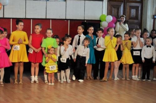 Городском Дворце культуры Мариуполя прошел конкурс бальных танцев