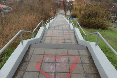 В Городском саду отремонтирована лестница влюбленных. 