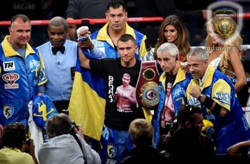 Украинец Ломаченко защитил пояс чемпиона мира и нокаутировал Родригеса