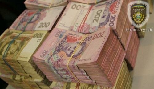В Мариуполе разоблачили чиновника, который вывел со счетов коммунального предприятия более миллиона гривен 