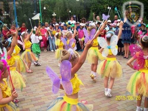 В Приморском парке состоялся праздник посвященный Дню Конституции Украины (ФОТО)