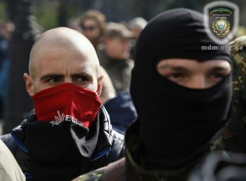 СБУ задержало двух вооруженных представителей "Правого сектора", причастных к событиям в Мукачево