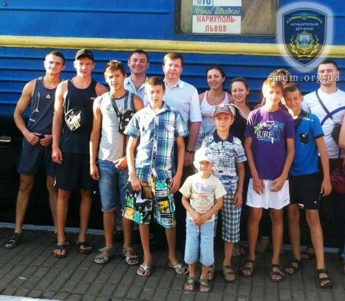 Дети поехали отдыхать в оздоровительный лагерь благодаря секретарю горсовета Андрею Федаю и депутату Владимиру Курскому