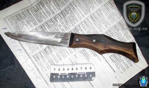 В Мариуполе отчим отомстил пасынку за семейные разногласия ножом