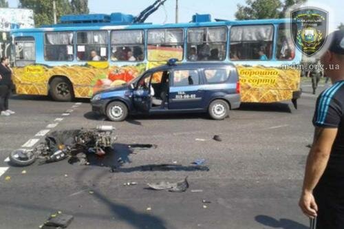 В Донецке машина начальника райотдела полиции «ДНР» сбила мирного скутериста