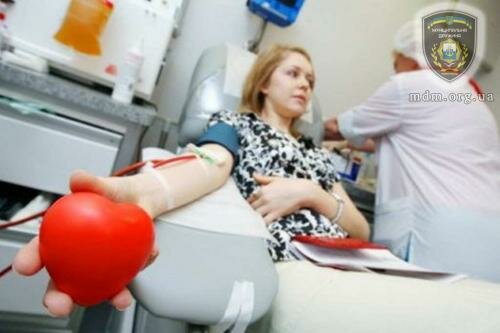 Мариупольцев просят помочь кровью тяжелобольным
