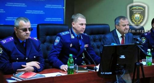 Вячеслав Аброськин благодарит милиционеров, которые де допустили дестабилизации во время выборов