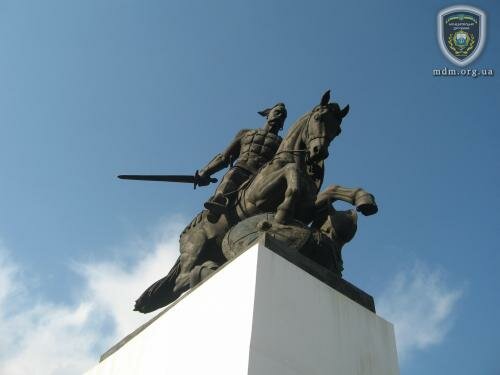В Мариуполе могут установить монумент князю киевскому Святославу Храброму. 
