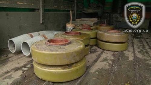 В окрестностях Мариуполя саперы уничтожили около 100 мин
