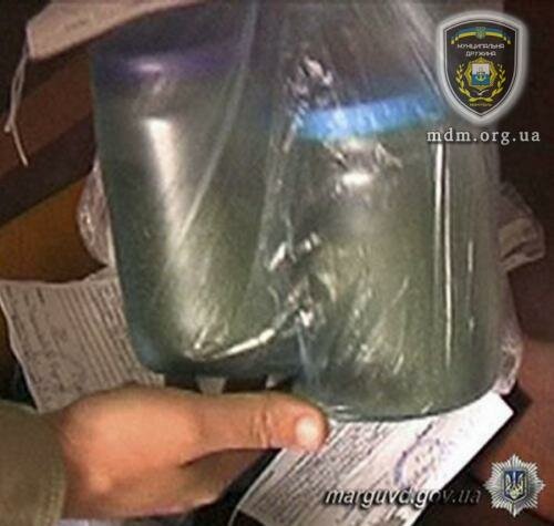 Полицейские изъяли у мариупольца зимние «запасы» конопли 