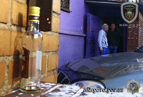 В Жовтневом районе Мариуполе полиция раскрыла тяжкое правонарушение, совершенное на почве злоупотребления алкоголем