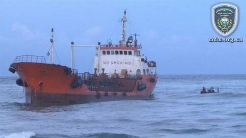 В акватории Азовского моря возле Мариуполя застряло на мели грузовое судно Либерии «Сабрина», на борту 17 членов экипажа